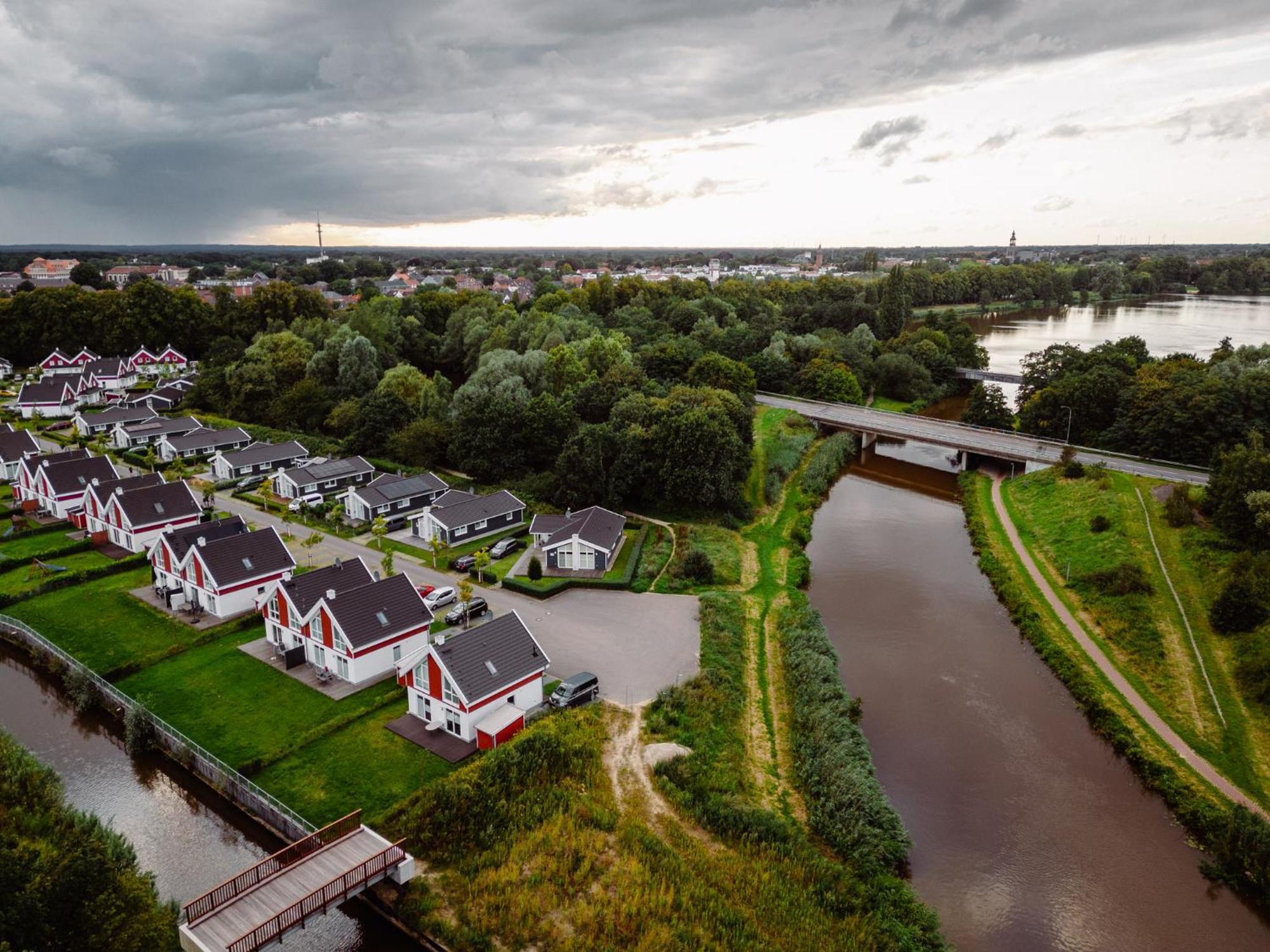 Ferienhaus Nordhorn - Haus Am See Exterior photo